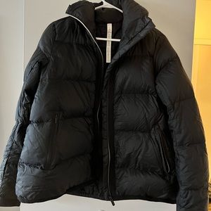 Lululemon cloud puff jacket size 6